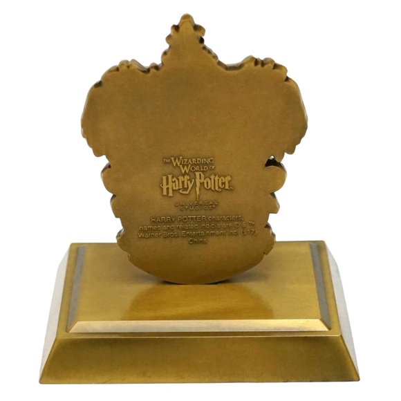 Universal Studios Harry Potter Gryffindor Stocking Holder - Picture 3 of 4